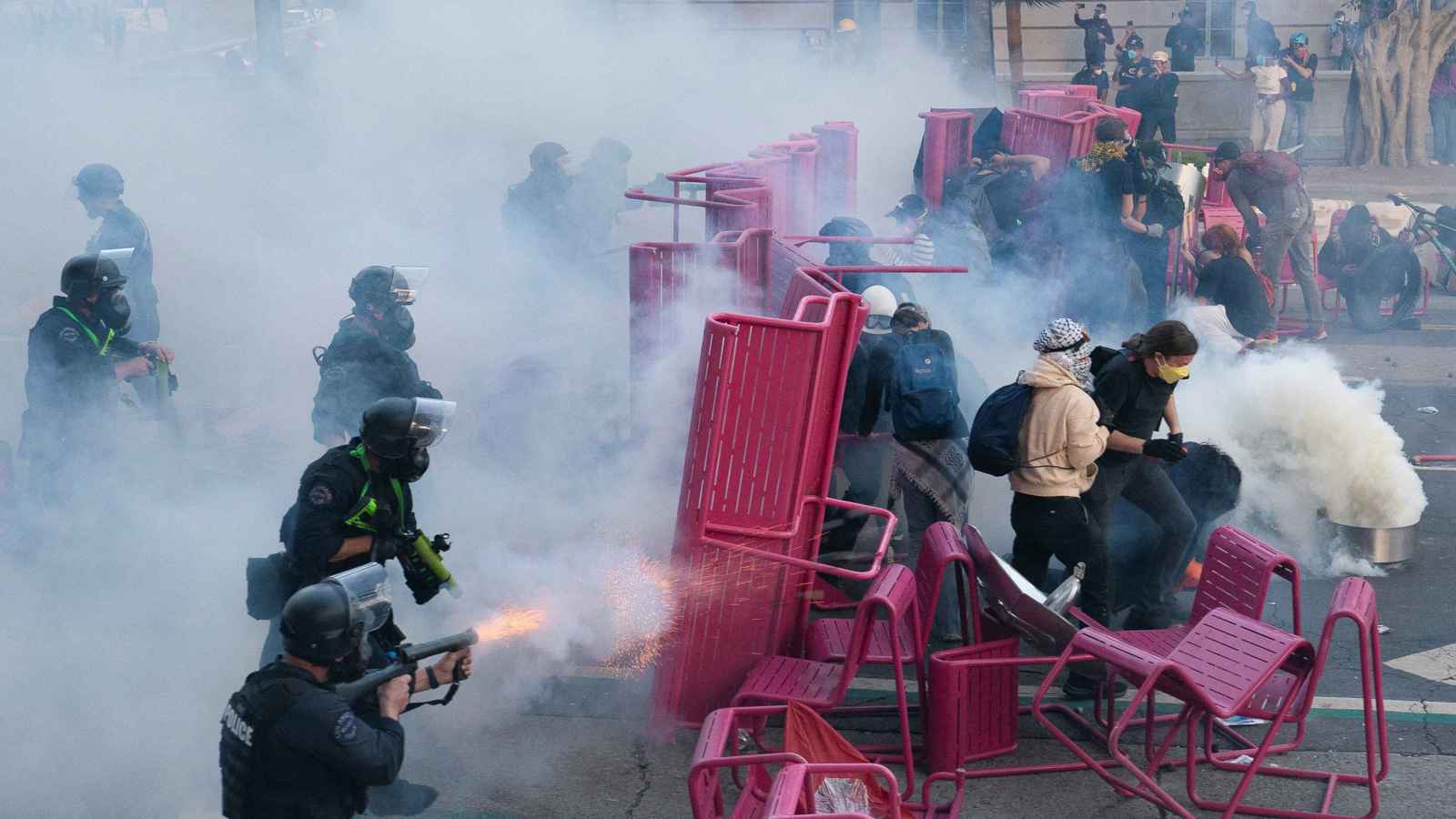 حاكم كاليفورنيا: ترامب يتصرف كـ"طاغية"