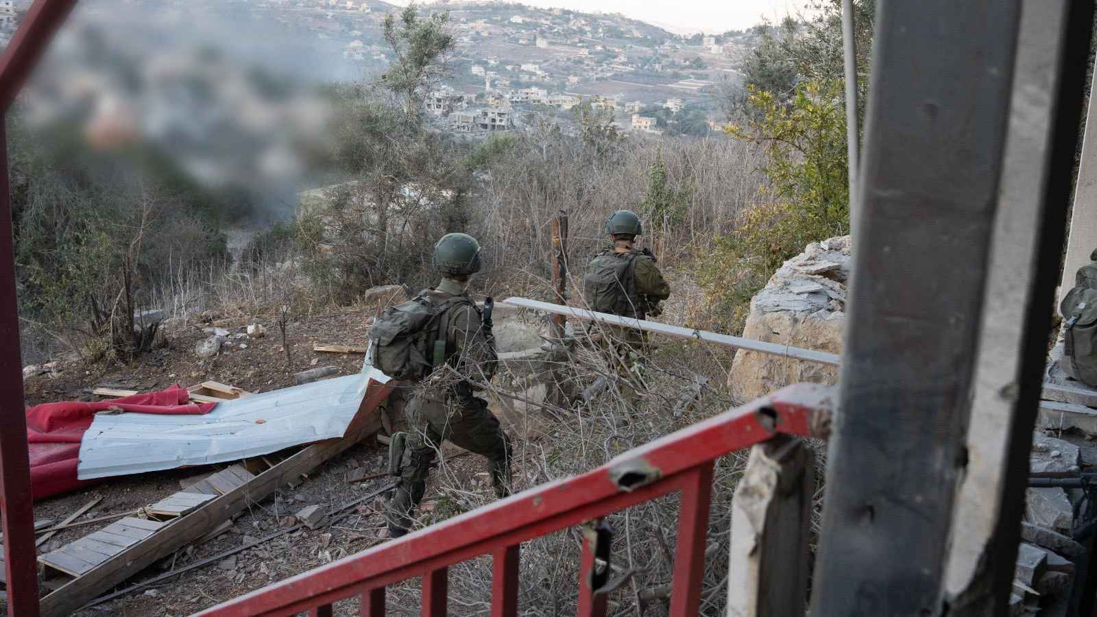 إسرائيل تقصف مقرات قيادة لحزب الله في منطقة الحوش