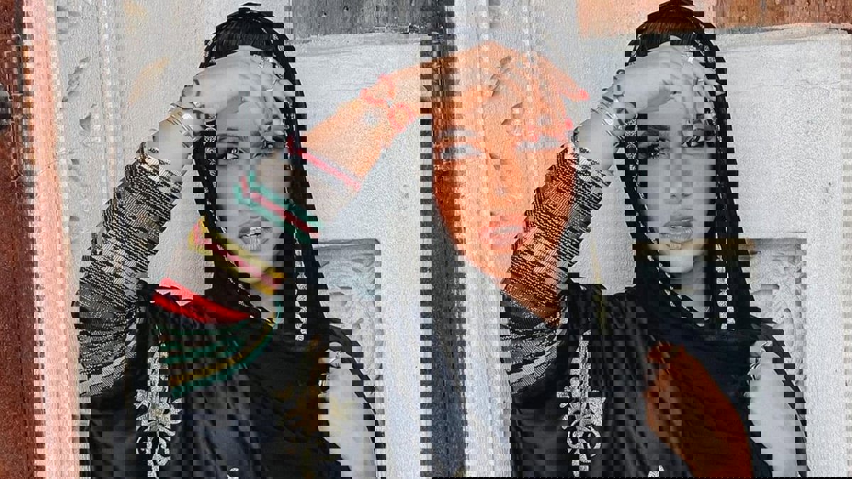 أول رد من نجلاء الودعاني بعد انتقاد إطلالتها الأخيرة ووصفها بـ "غير الأنثوية"