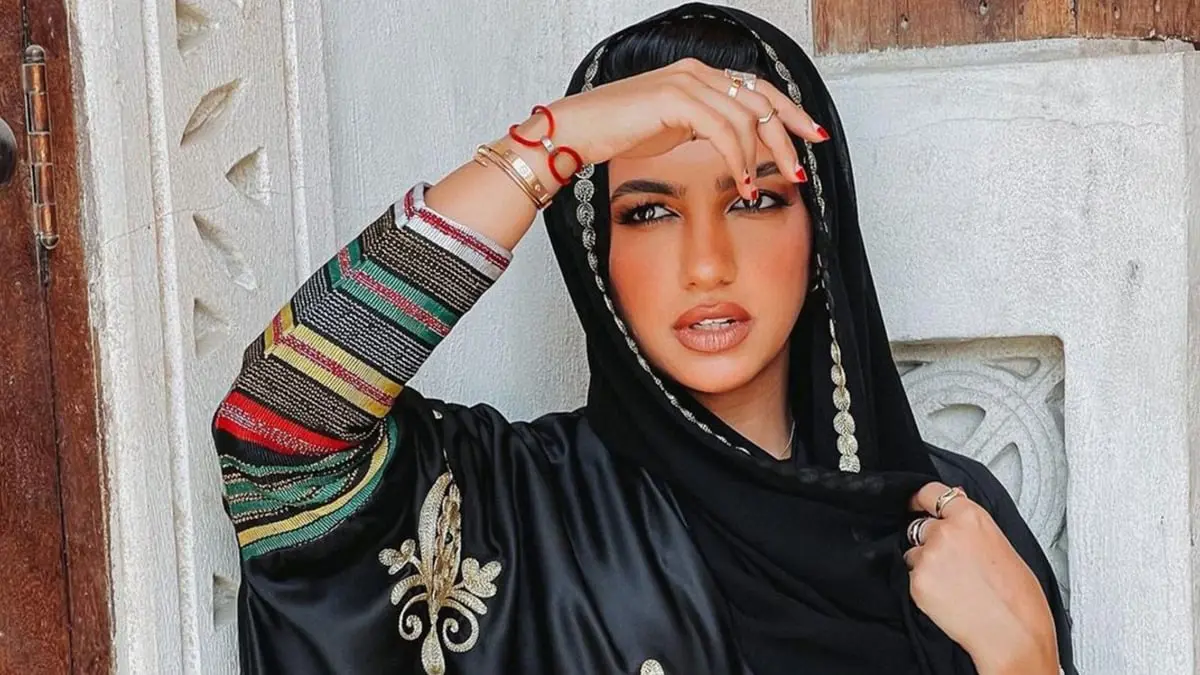 أول رد من نجلاء الودعاني بعد انتقاد إطلالتها الأخيرة ووصفها بـ "غير الأنثوية"