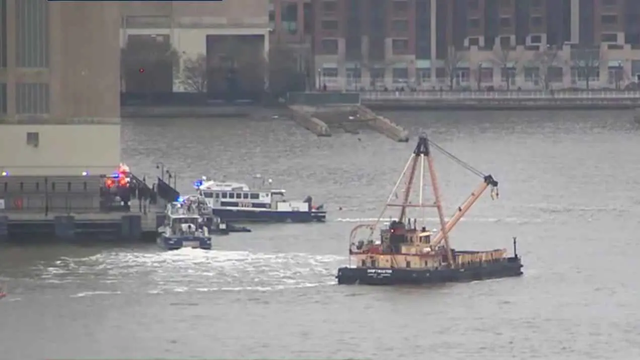 مسؤول بارز وعائلته.. من هم ضحايا طائرة نهر هدسون بنيويورك؟ (فيديو)