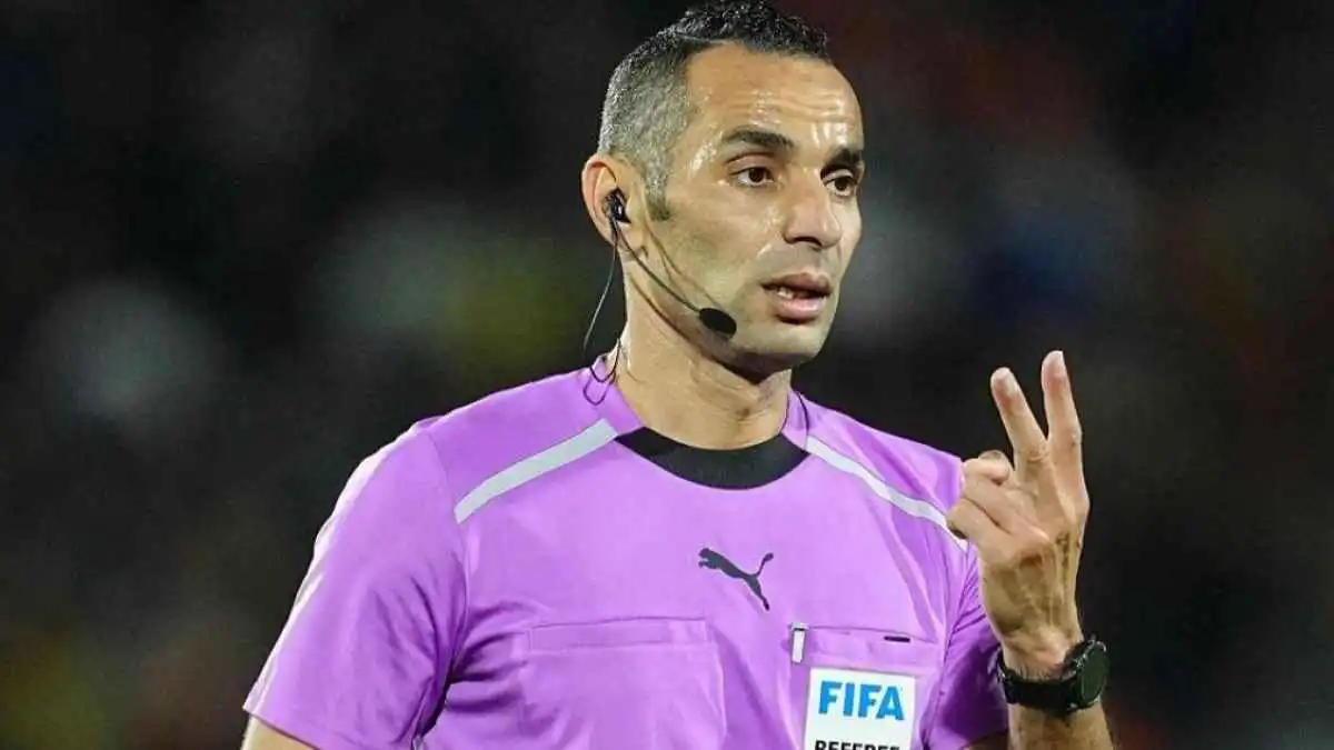 الكشف عن طواقم حكام مباريات نصف نهائي دوري أبطال إفريقيا