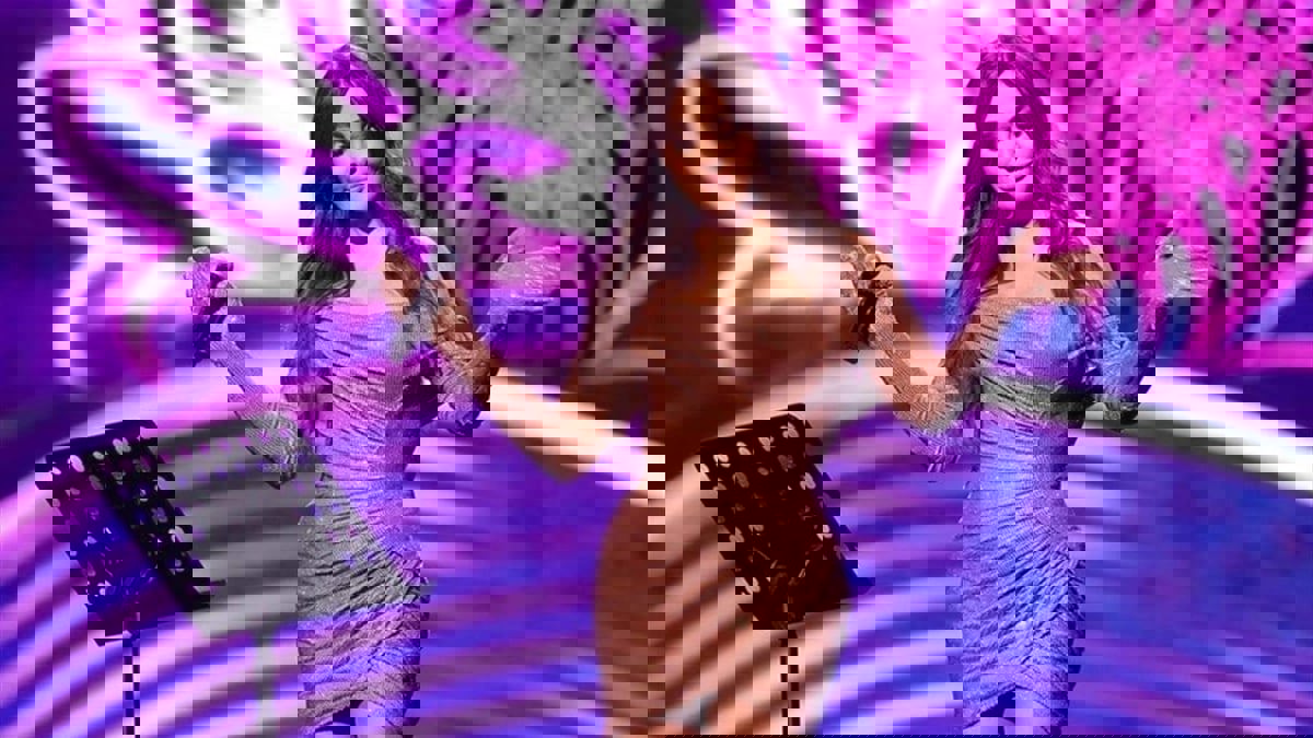 "وتري" ترد على اتهامات إليسا بالاستيلاء على قناتها في يوتيوب