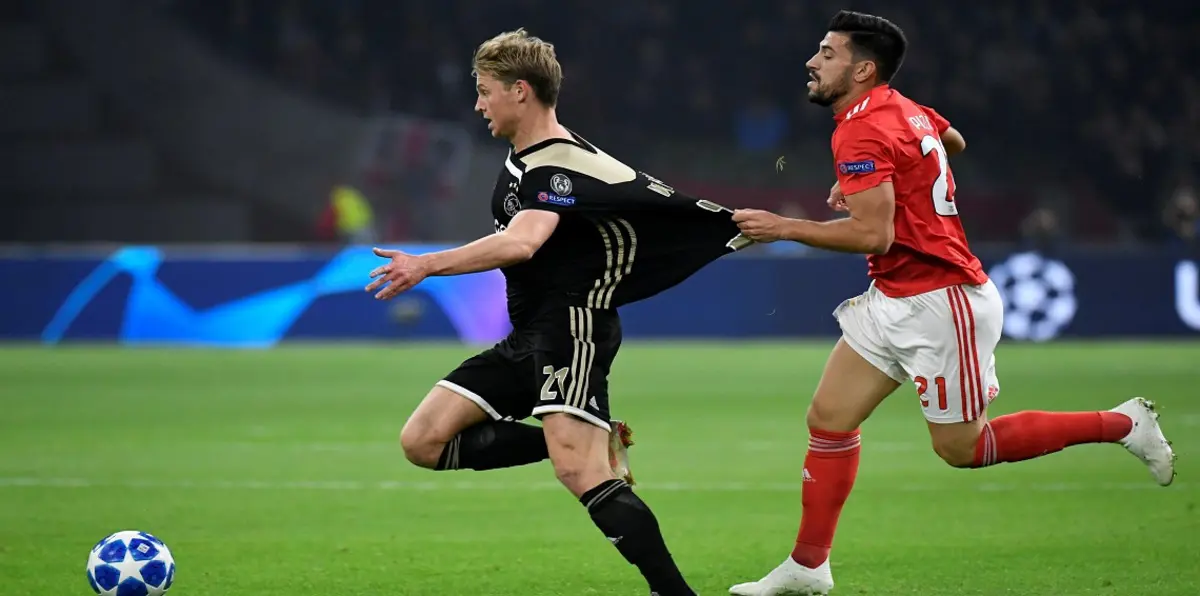 هل يلمح دي يونغ لاعب أياكس لانتقاله إلى ريال مدريد وتجاهل برشلونة؟