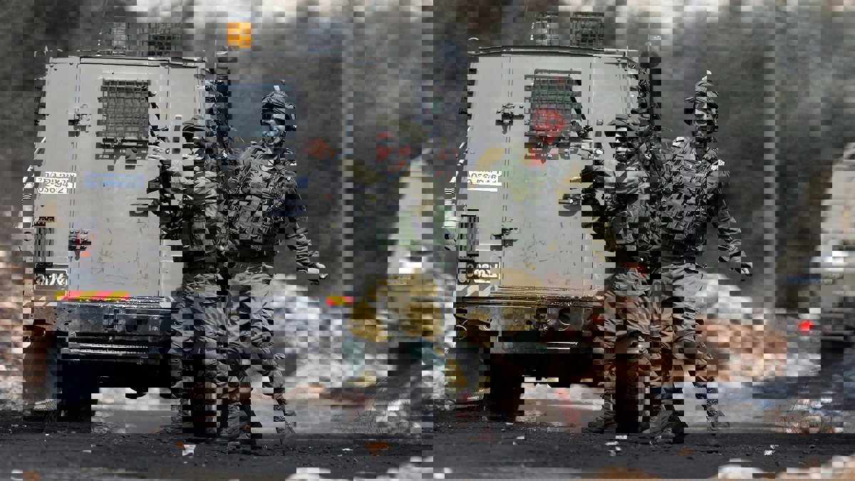 إصابة 17 فلسطينيًا برصاص الجيش الإسرائيلي على حدود غزة