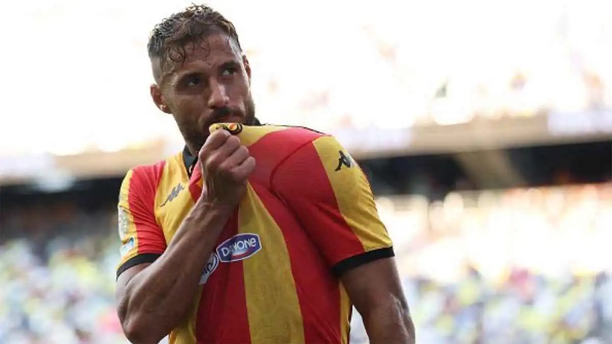 تمرد وافتعال أزمات.. هل يخطط يوسف بلايلي لإجبار الترجي على بيعه للمولودية؟