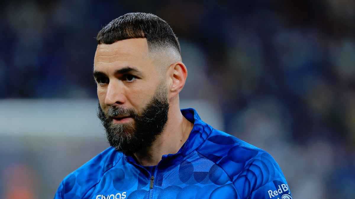 صفقة دمرت الموسم.. كيف أضاع بنزيما الدوري على الهلال؟ 