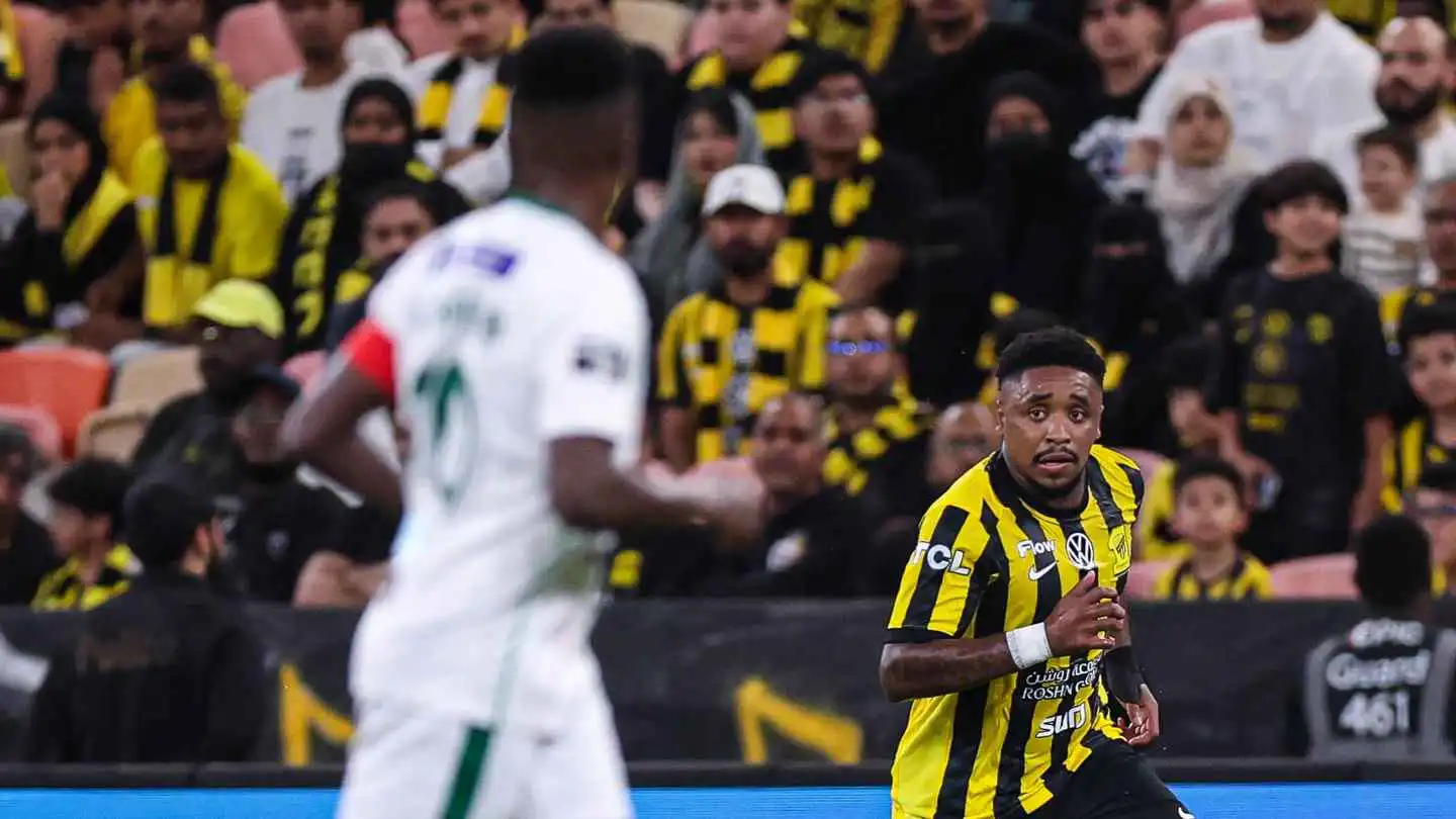 هاجم الجميع.. تصريح ناري من عبدالله فلاته بعد خسارة الاتحاد ضد الاتفاق (فيديو)