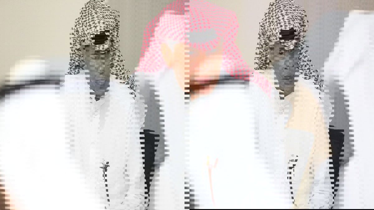 بكاء فهد المدلج رئيس الفيصلي بعد التتويج الدرامي بكأس خادم الحرمين الشريفين (فيديو)