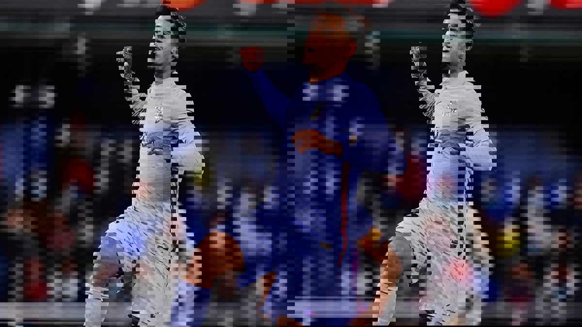 ذا صن: نيوكاسل يجهز عرضا للتعاقد مع كوتينيو في يناير