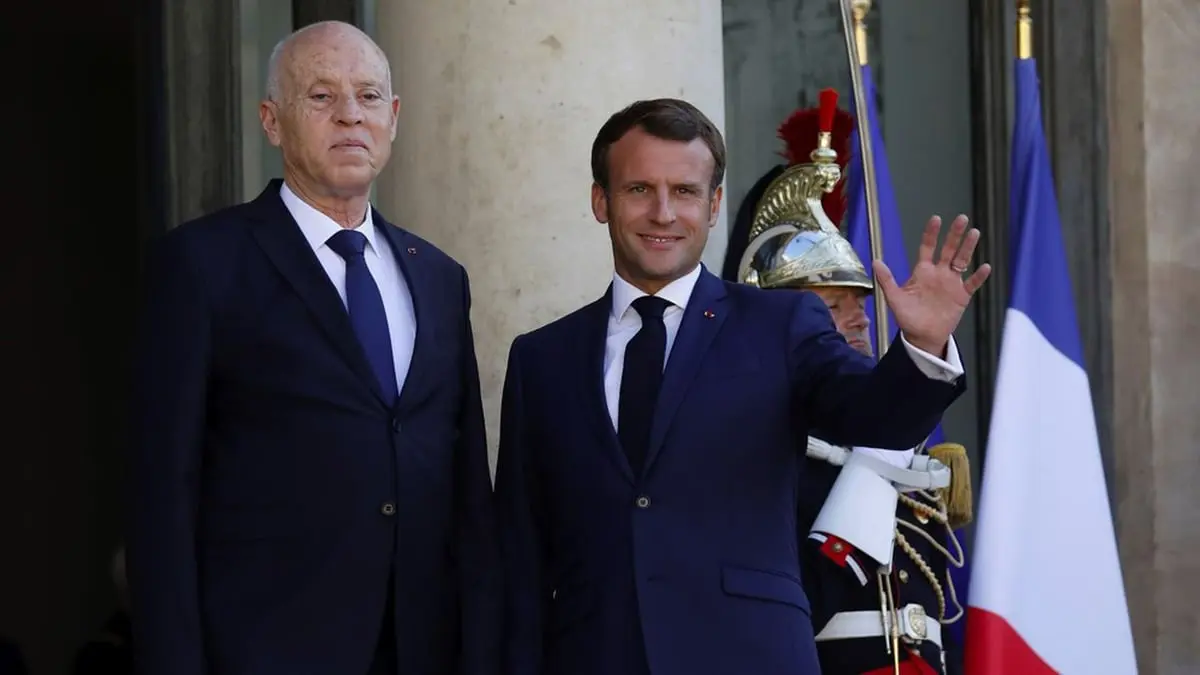 تتفاقم يوماً بعد يوم.. سعيّد وماكرون يبحثان ظاهرة الهجرة غير النظامية