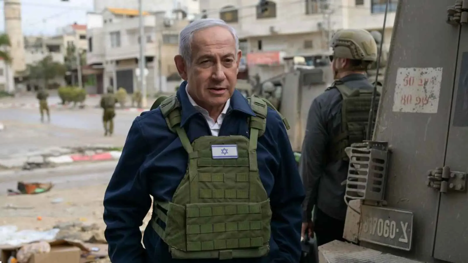 نتنياهو يزور مخيم طولكرم ويأمر بمزيد من العمليات العسكرية (صور وفيديو)