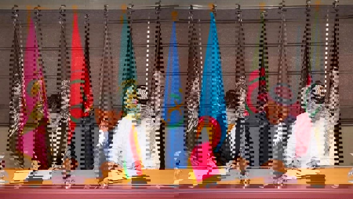 وزير دفاع "الوفاق الليبية" يوقع في الدوحة اتفاقية تعاون وتدريب عسكري مع قطر