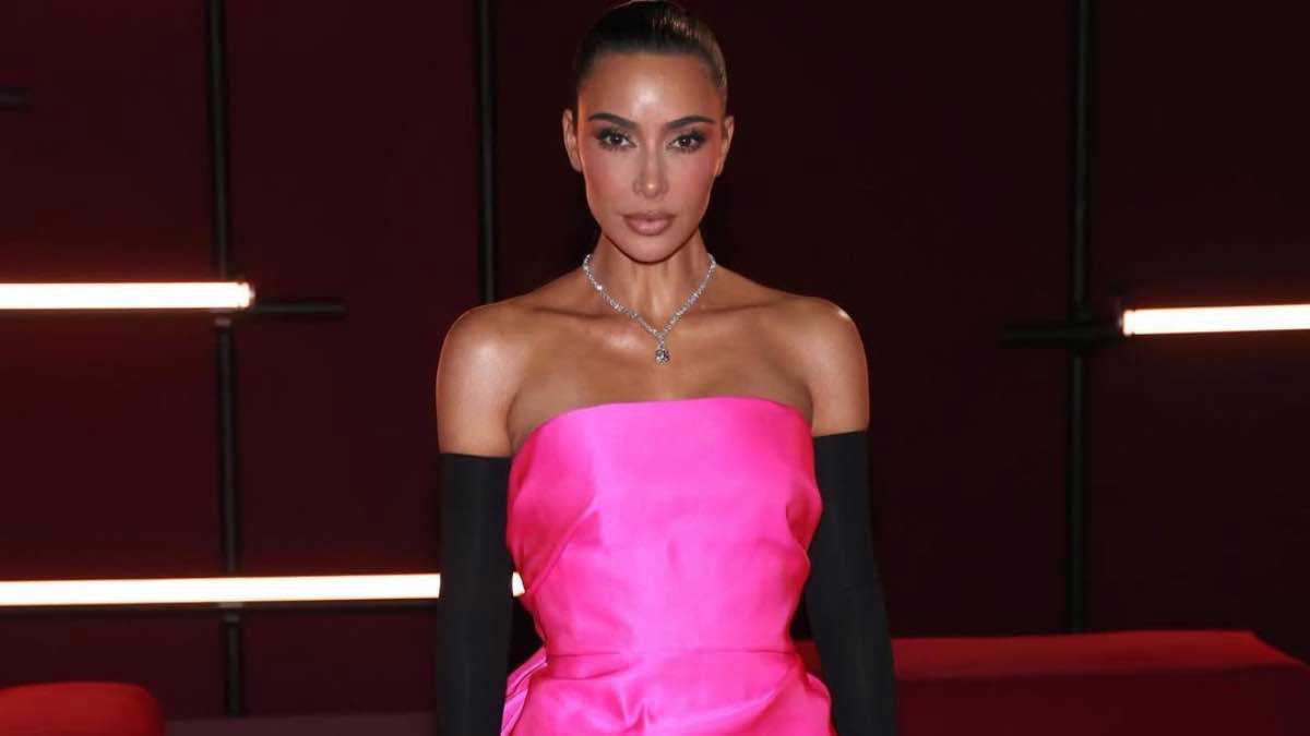 كيم كارداشيان تحيي ذكرى رحيل والدها الـ22 (صور)