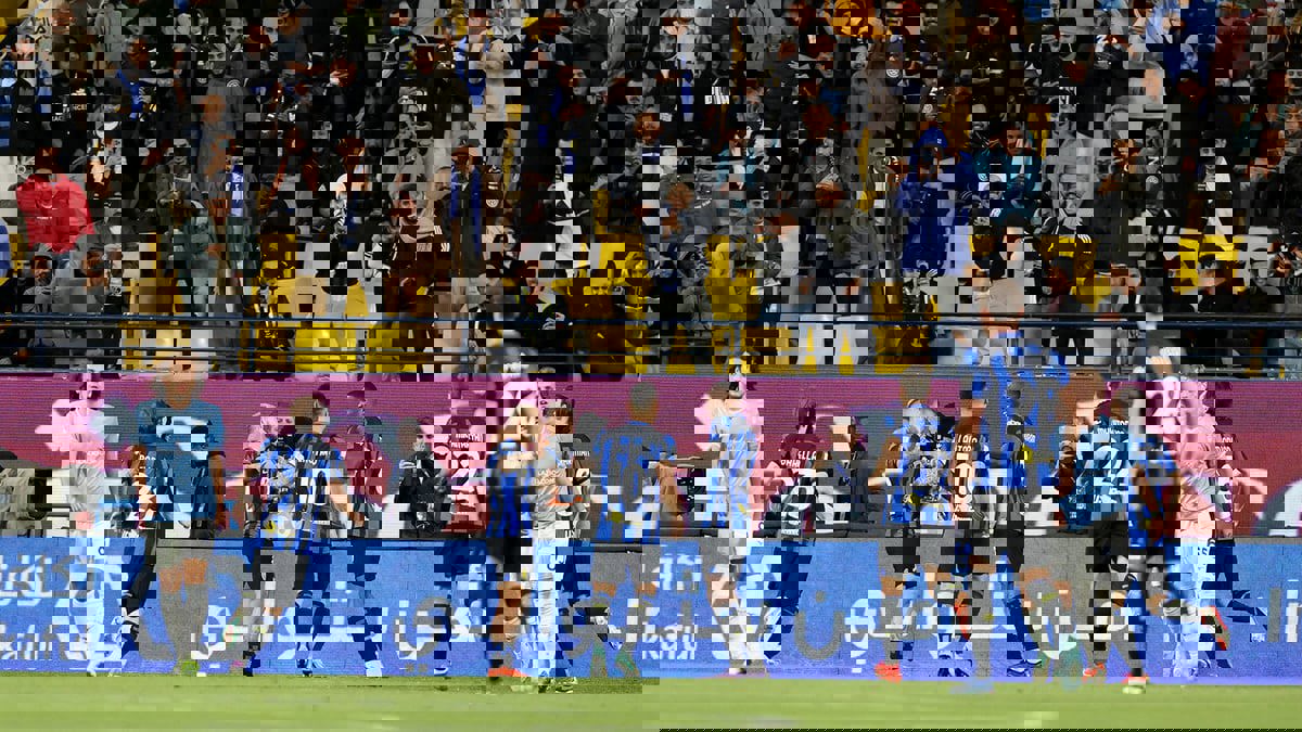 إنتر ميلان يكتسح لاتسيو ويواجه نابولي بنهائي السوبر الإيطالي