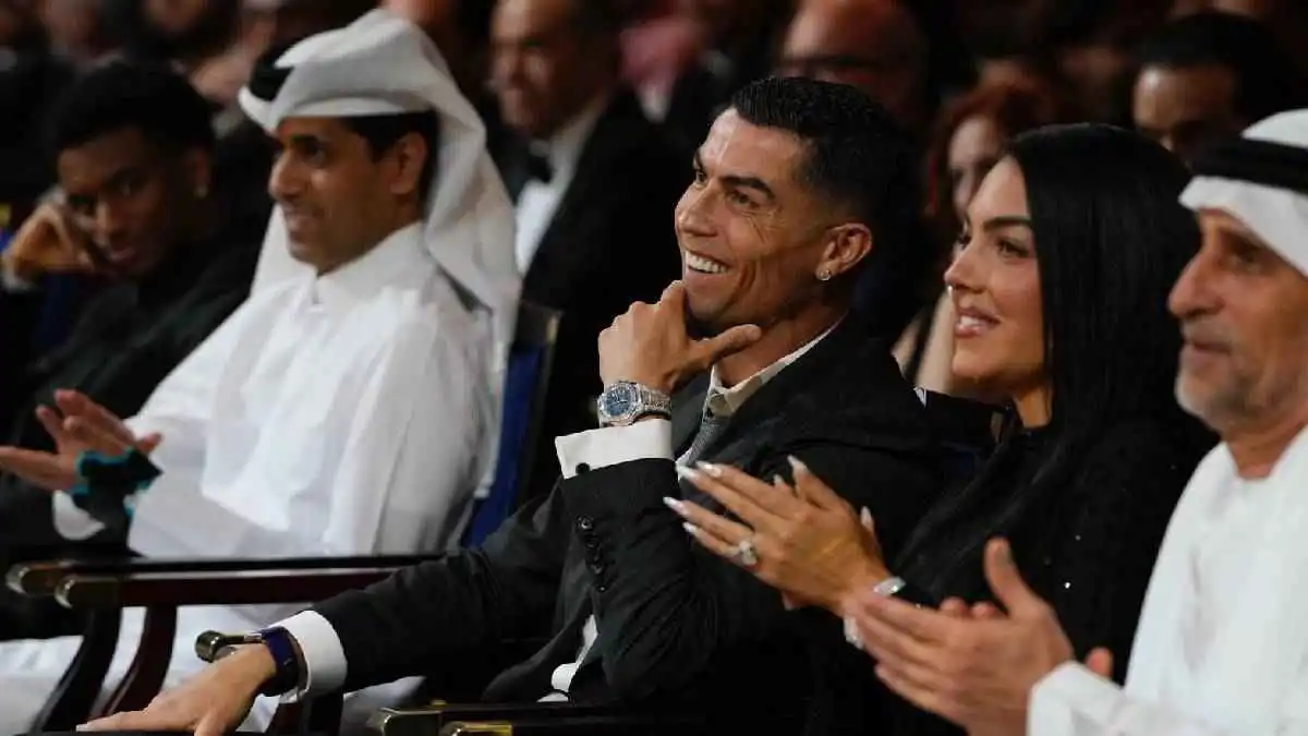 من هو النجم الذي نال إشادة رونالدو في حفل غلوب سوكر؟