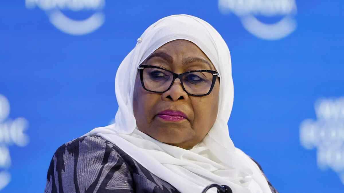 "فوز ساحق" وسط الاحتجاجات.. من هي سامية صولحو حسن رئيسة تنزانيا؟