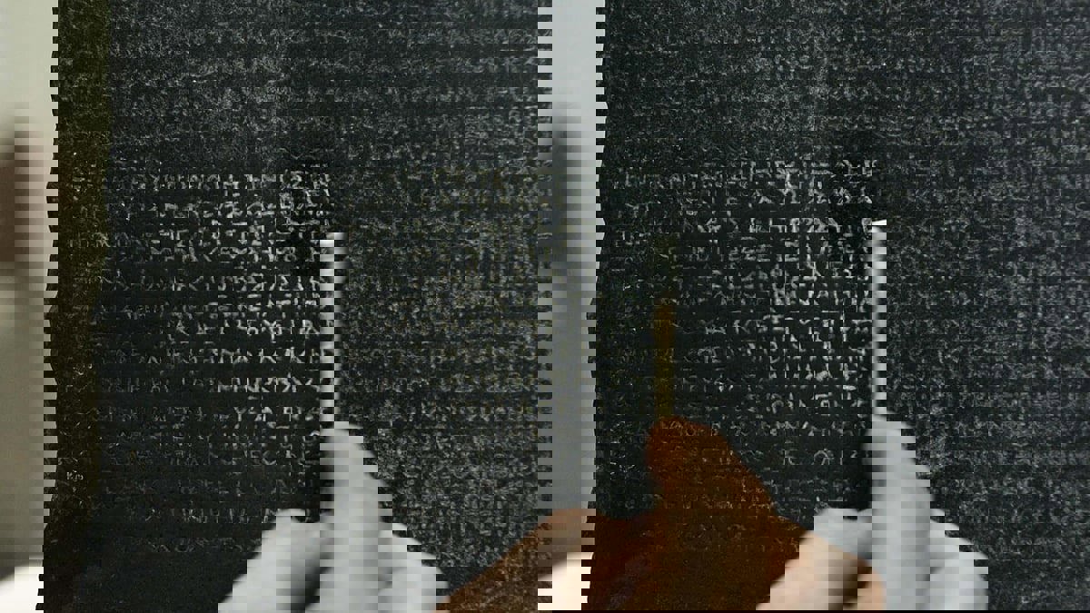 ترميم نصوص تاريخية بدقة عبر الذكاء الاصطناعي