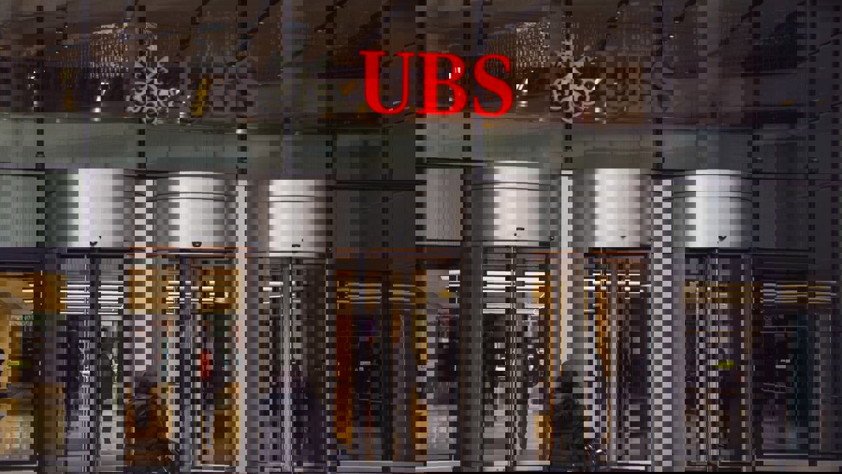 إغلاق 85 فرعًا لـ "يو.بي.إس" و"كريدي سويس" في سويسرا
