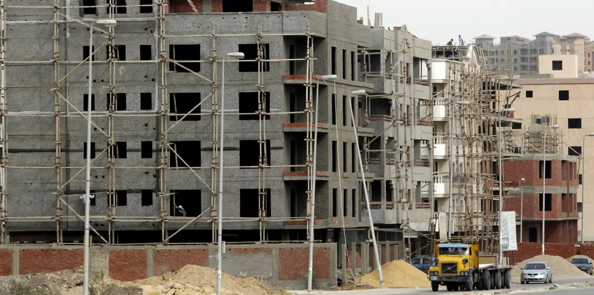 لماذا يقبل المصريون على شراء العقارات رغم ارتفاع أسعار الوحدات السكنية؟