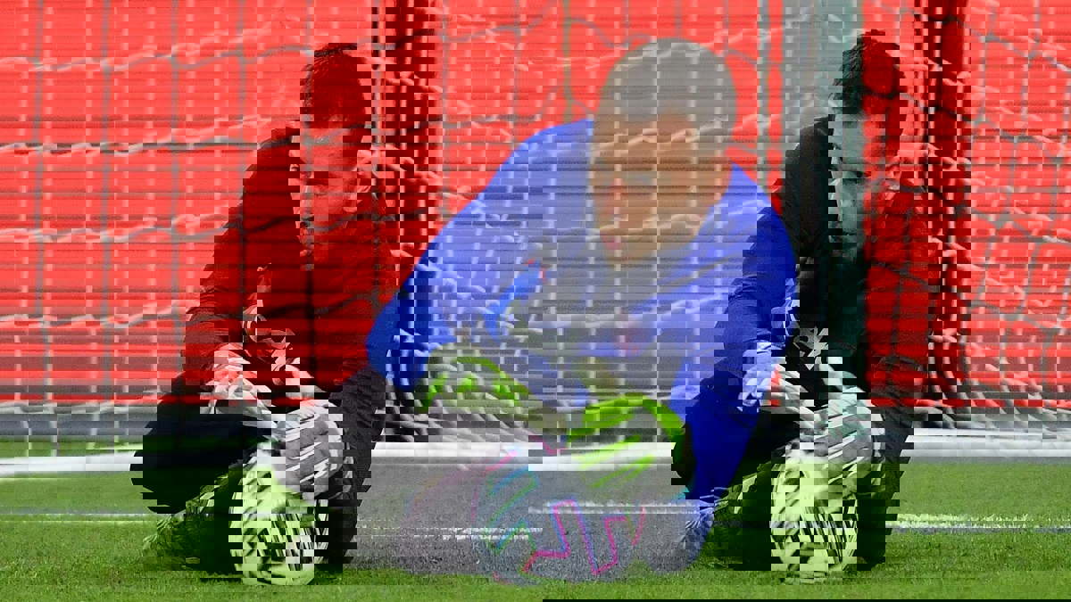 رسميا.. برشلونة يكشف تفاصيل إصابة حارسه نيتو