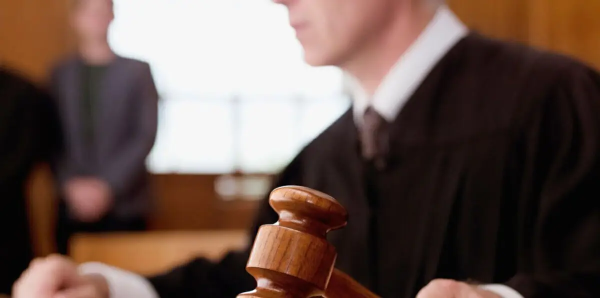 بريطانيا: السجن 12 عامًا لكويتي اغتصب فتاة وأدعى أنه "صدام حسين"