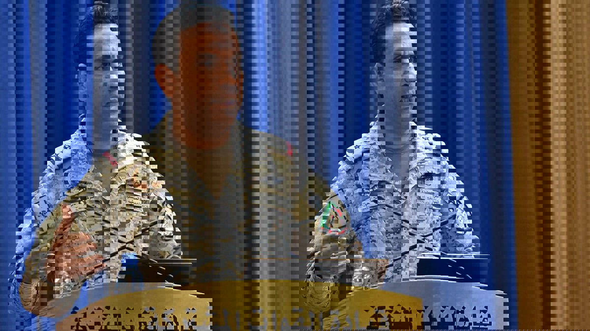 التحالف العربي يعلن انتهاء عملية إطلاق سراح ونقل 163 أسيرا حوثيا