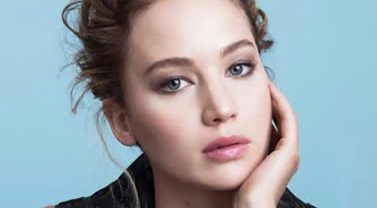 جينيفر لورانس الوجه الإعلامي  لمكياج Dior Addict