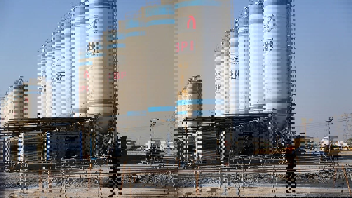 صحف عالمية: إيران تراوغ بشأن برنامجها النووي.. وأنبوب غاز يوفر شريان حياة لسكان غزة