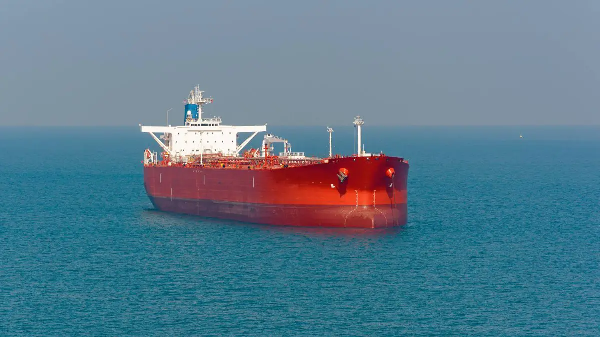 تقرير: شركات لبنانية تهرب النفط الإيراني إلى سوريا