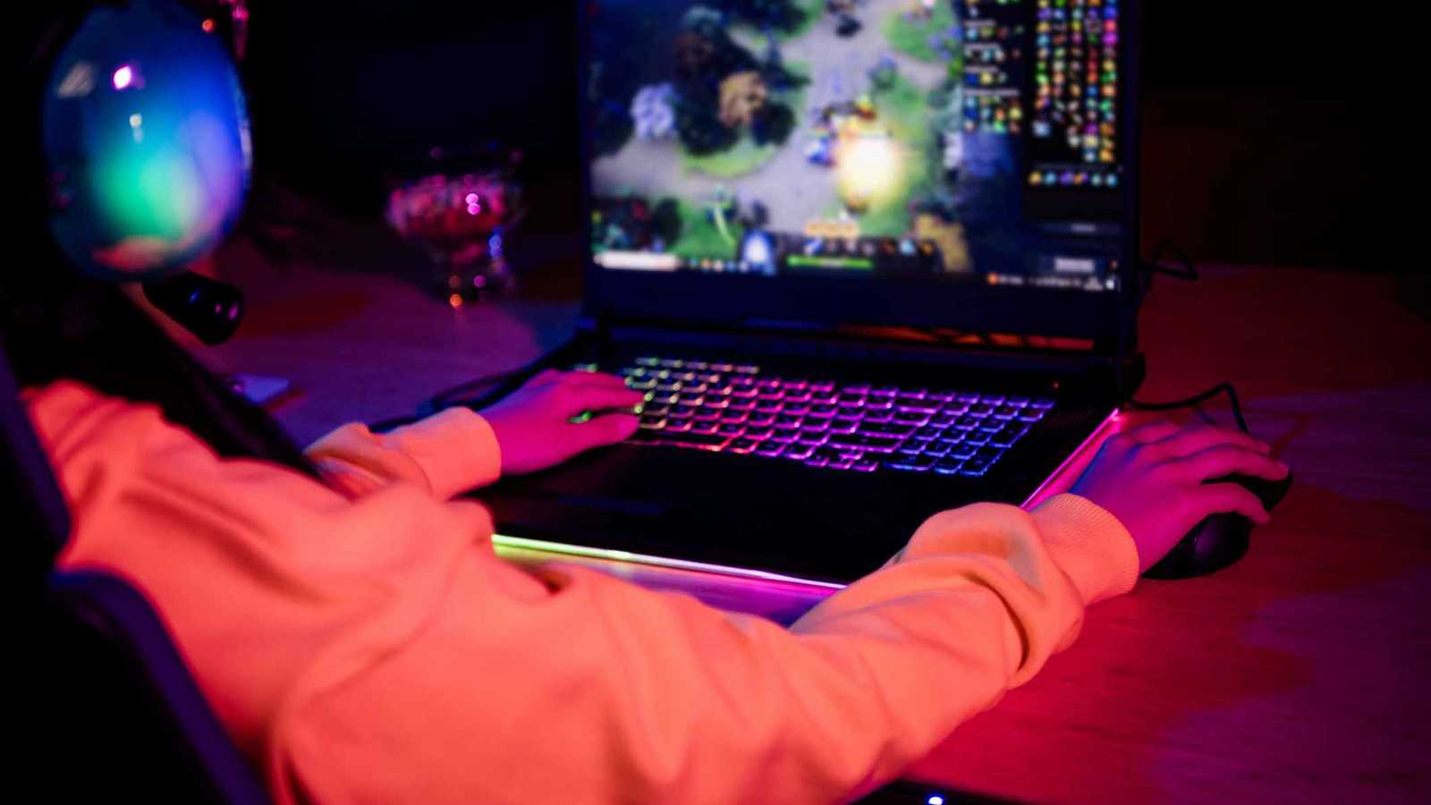 مصر.. ألعاب إلكترونية تدفع مراهقًا إلى إنهاء حياته