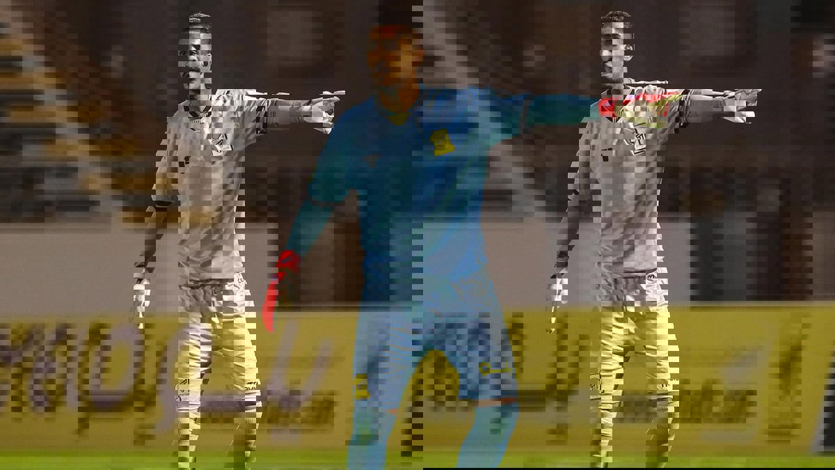 تقرير: إدارة نادي الاتحاد السعودي تحسم اليوم مصير فواز القرني