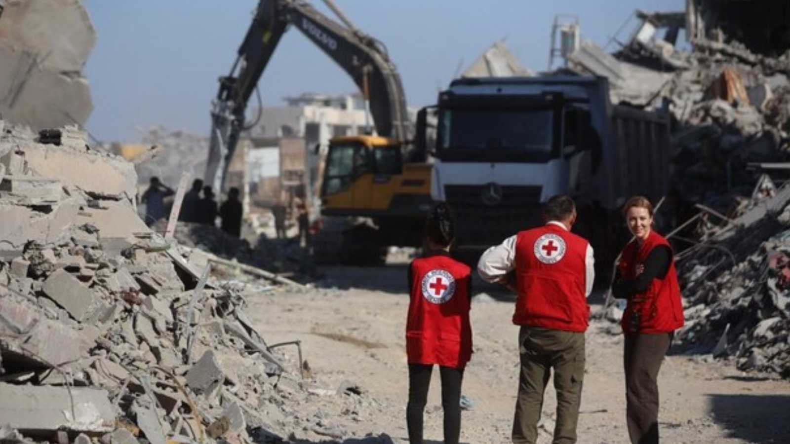 إسرائيل تتسلّم "عينات" مرتبطة بآخر رهينتين في غزة