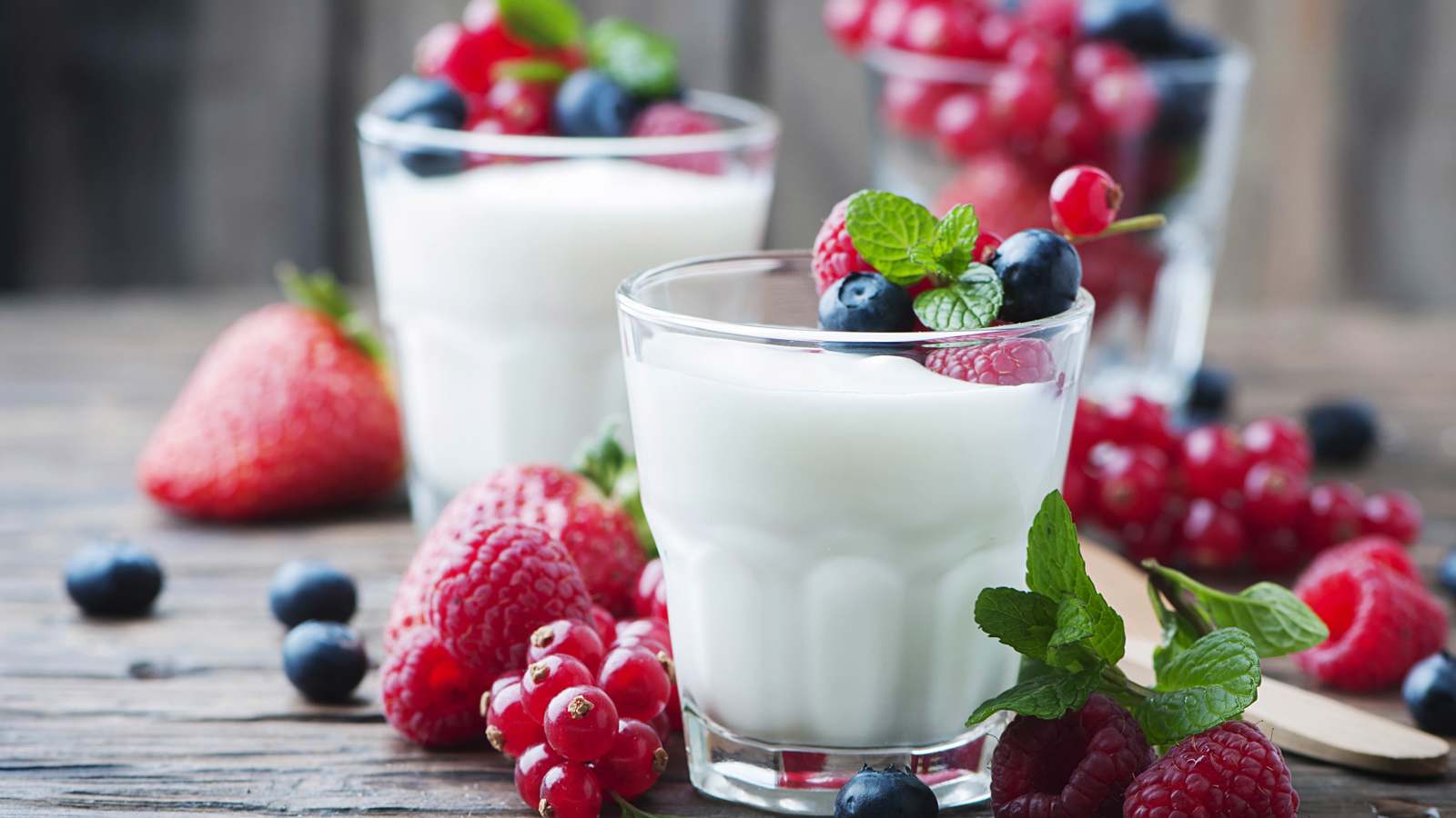 الزبادي.. خيار شتوي لتعزيز المناعة وصحة الأمعاء