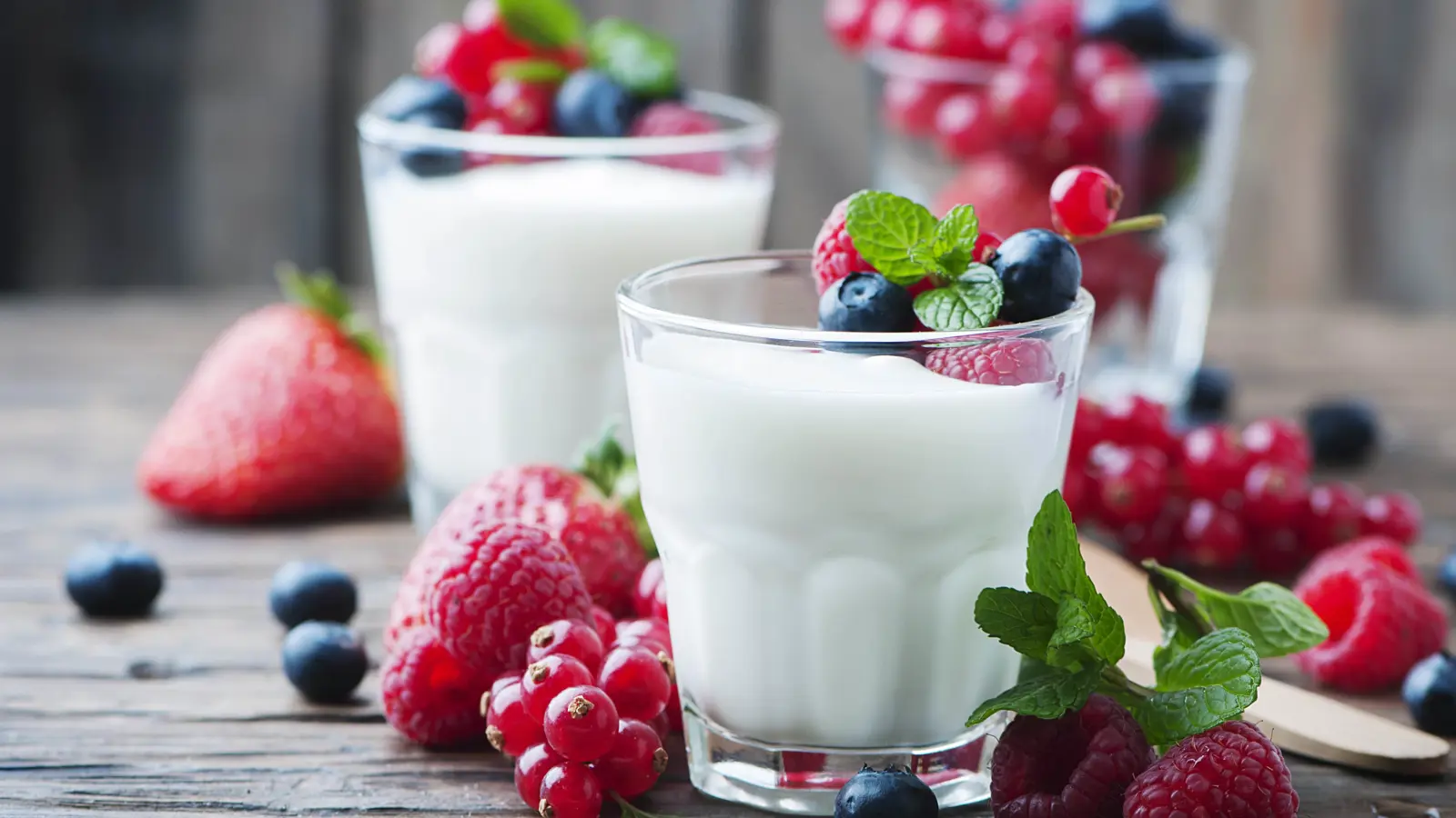 الزبادي.. خيار شتوي لتعزيز المناعة وصحة الأمعاء