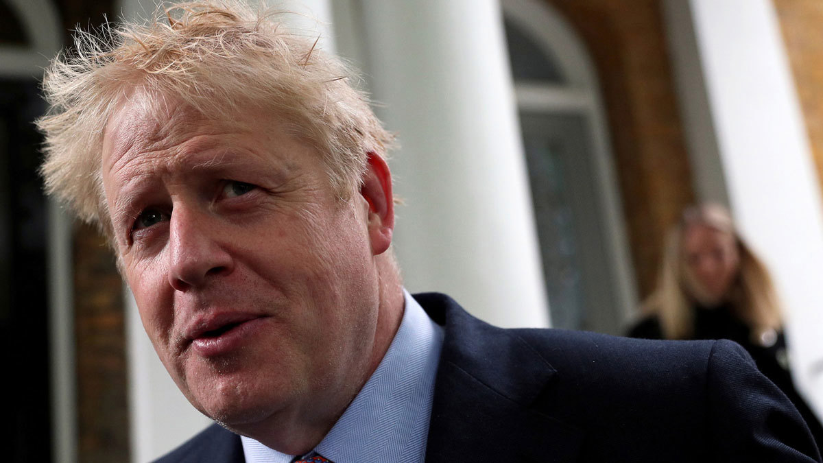 جونسون يتعهد بدعم الدبلوماسيين بعد استقالة سفير لندن في واشنطن