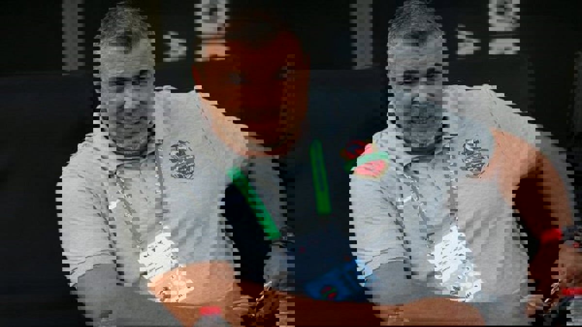 صحيفة رومانية: كوزمين أولاريو أبرز المرشحين لقيادة المنتخب الإماراتي