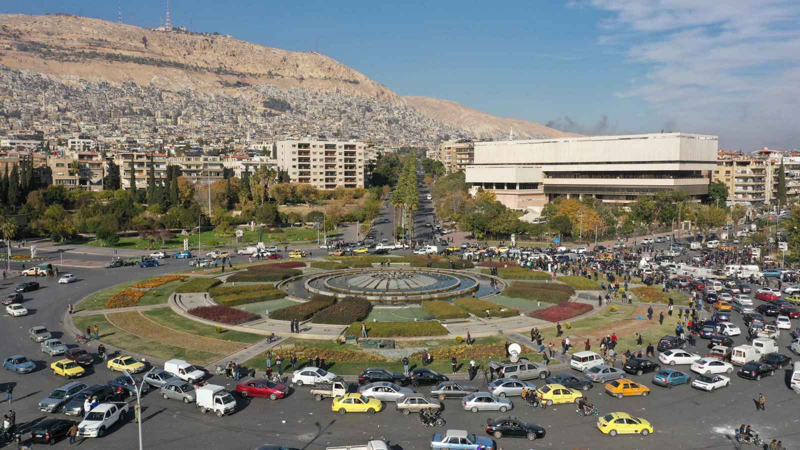 بينها "حذف ملكة تدمر".. تعديلات المناهج الدراسية تثير جدلا في سوريا