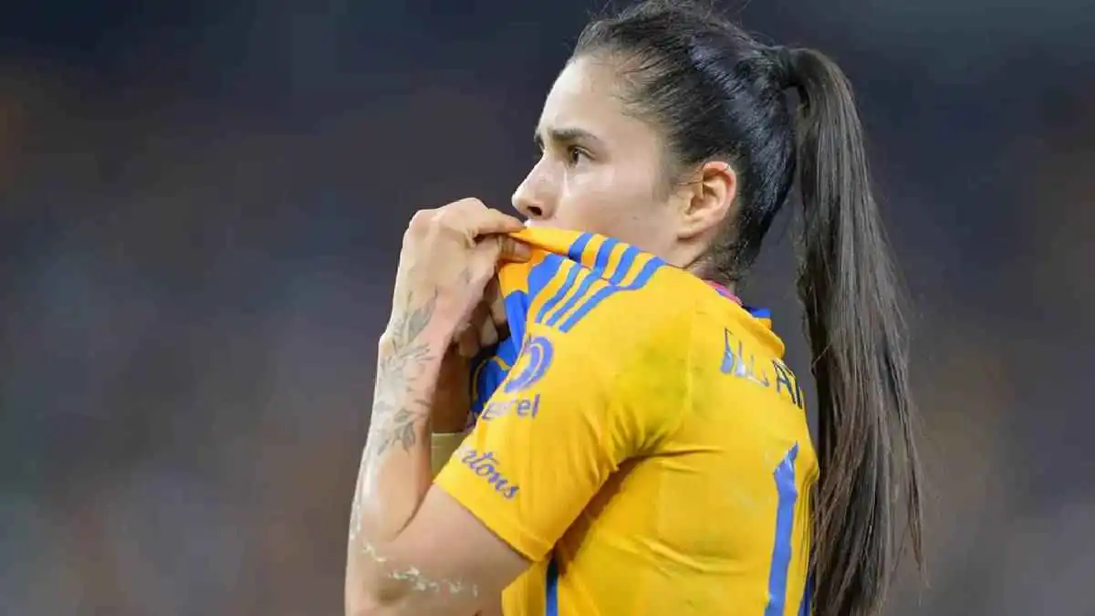 سجلت هدفا أسطوريا.. من هي صاحبة أعلى صفقة انتقال في تاريخ الكرة النسائية؟