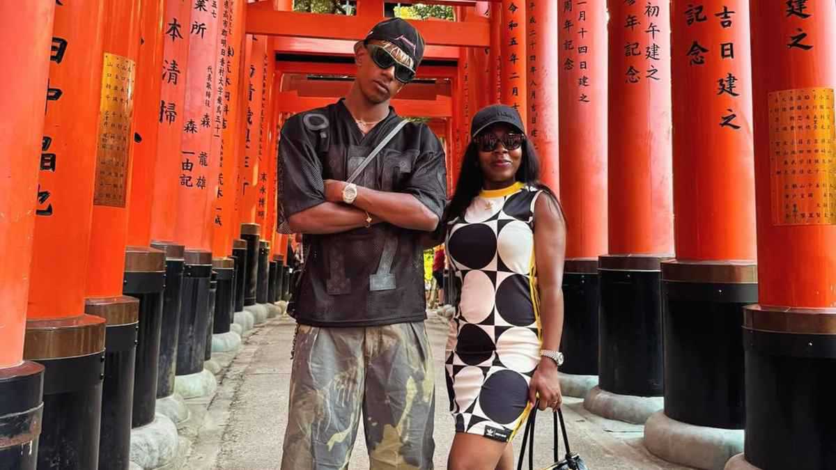 ارتدت قميصه.. 10 صور رائعة من رحلة لامين يامال ووالدته في اليابان (شاهد)