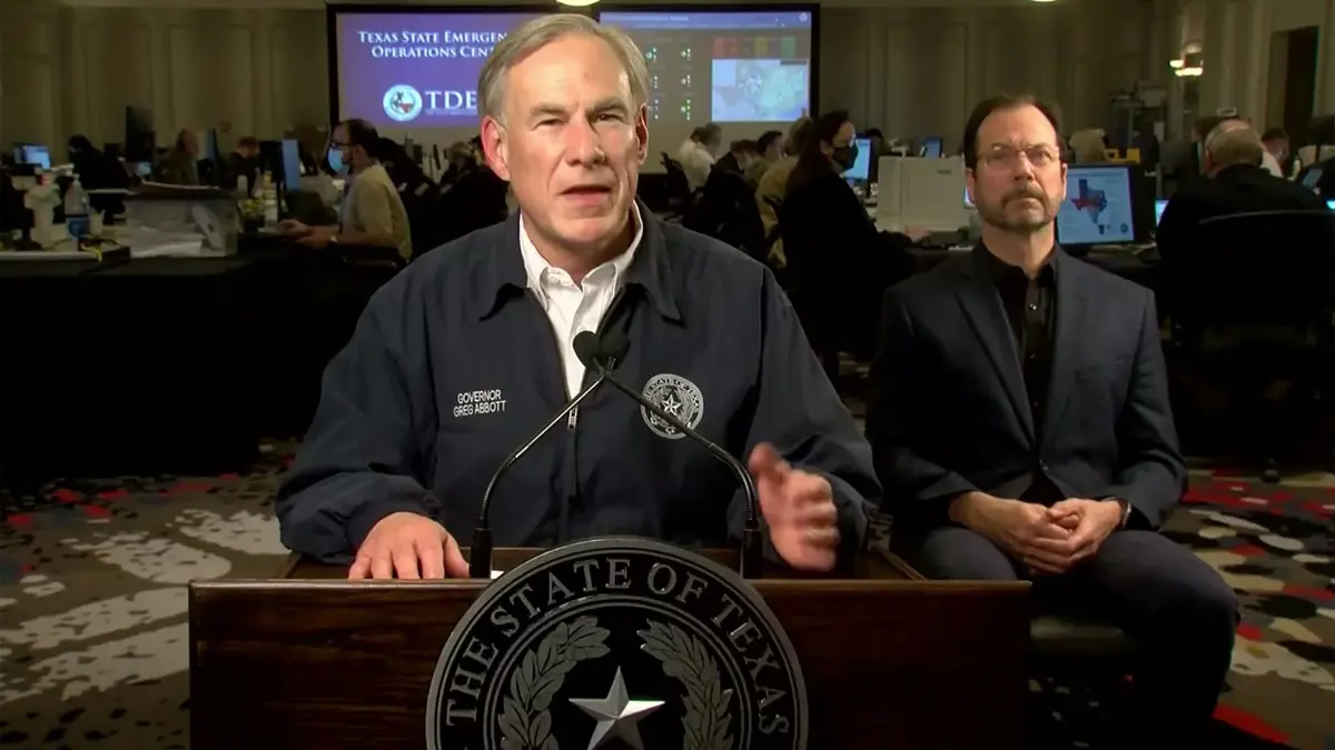 حاكم تكساس يرفع قيود كورونا ويعلن التخلي عن إلزامية ارتداء الكمامة