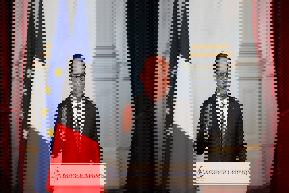 لا منافس له من معسكر ماكرون.. عودة هولاند تثير جدلاً في فرنسا