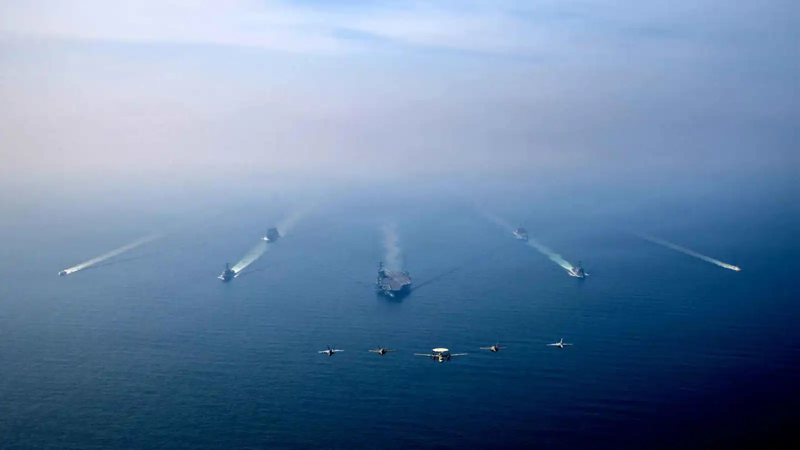 "هول شديد".. أصوات إيرانية تحذر من "الصدام العسكري" مع واشنطن