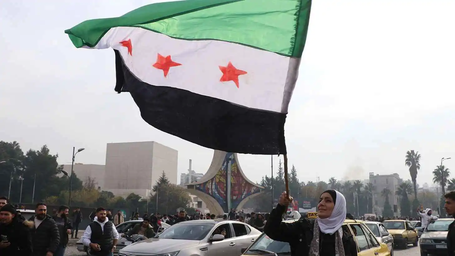 التطبيع والنفوذ.. لماذا فرض ترامب أعلى الرسوم على سوريا؟