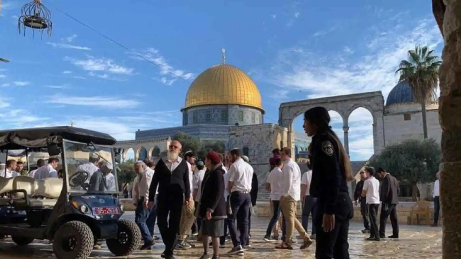 بحماية الشرطة الإسرائيلية.. مستوطنون يقتحمون باحات المسجد الأقصى