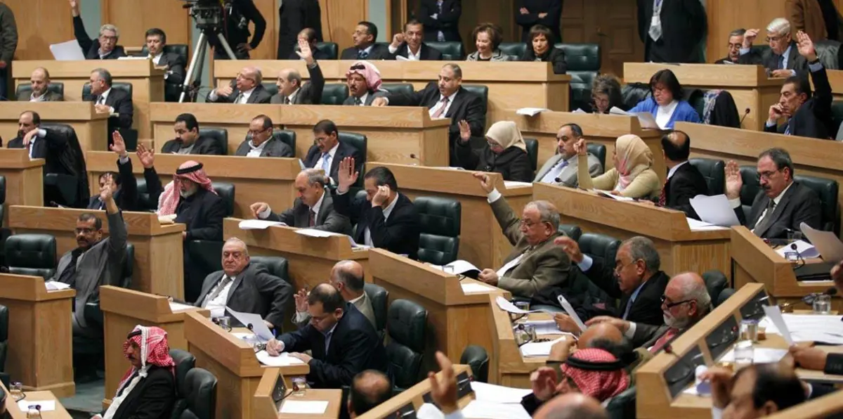 82 نائبًا أردنيًّا يوقعون مذكرة تُطالب بطرد السفير الإسرائيلي