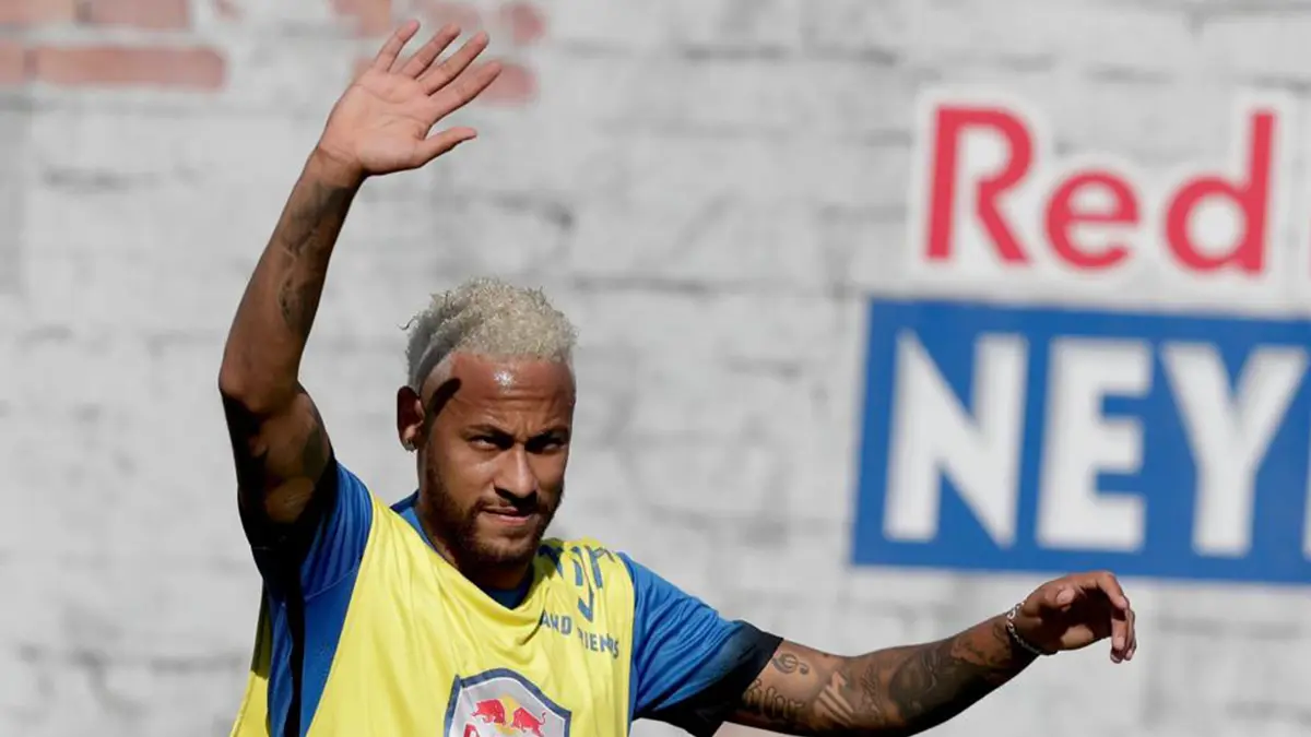 تقرير: نيمار يبدأ التفكير في 4 بدائل بعيدًا عن نادي برشلونة