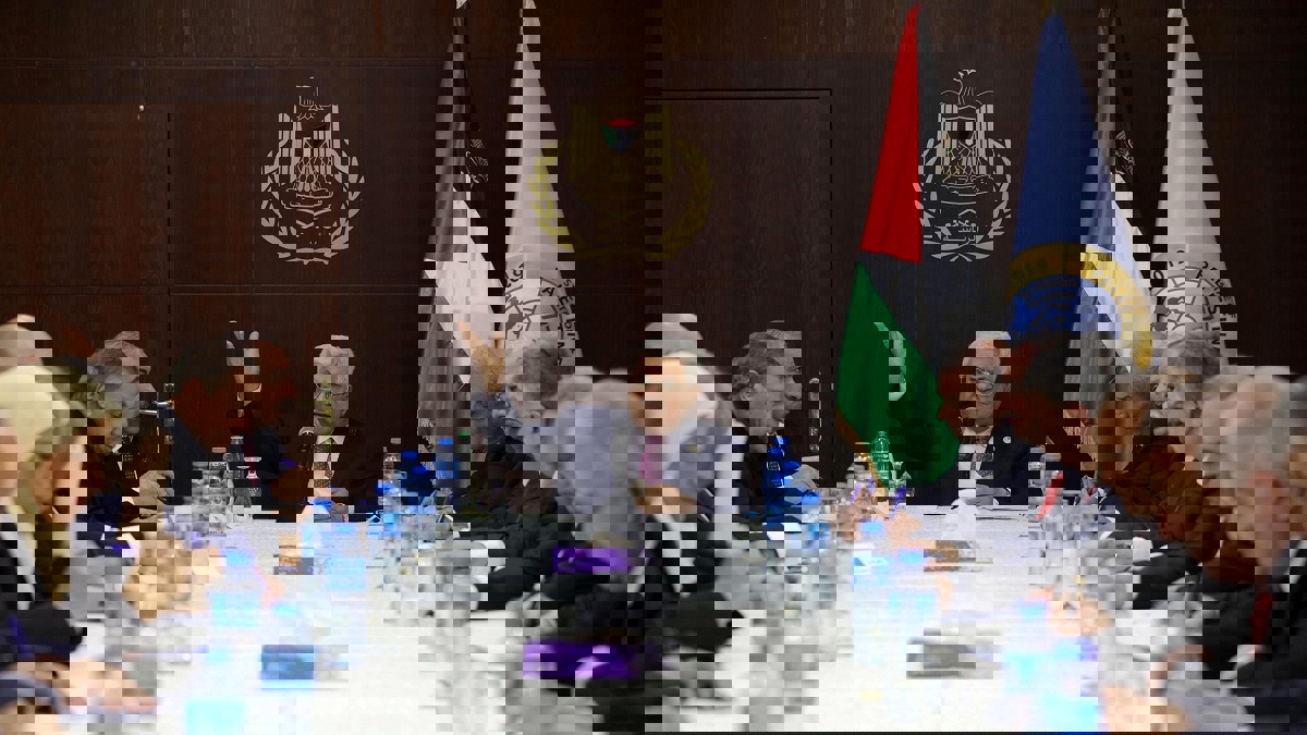 قيادي فلسطيني: وجود السلطة الفلسطينية أصبح في "مهب الريح"