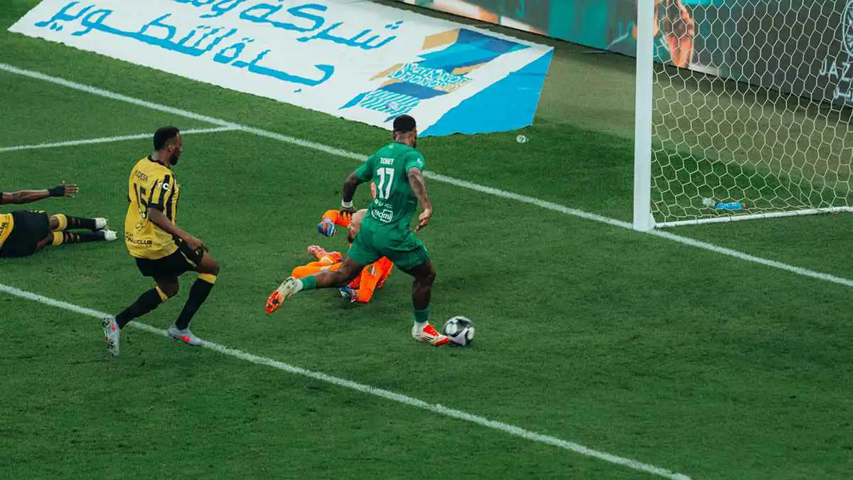 ملخص وأهداف ونتيجة مباراة ديربي جدة بين الأهلي والاتحاد بالدوري السعودي