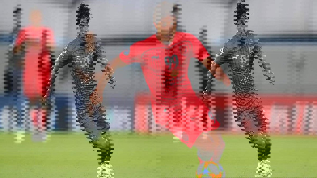 العراقي مهند علي يؤكد ترحيبه باللعب لنادي الهلال السعودي إثر تلقيه عرضا رسميا